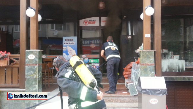 Ünlü Köftecide Korkutan Yangın