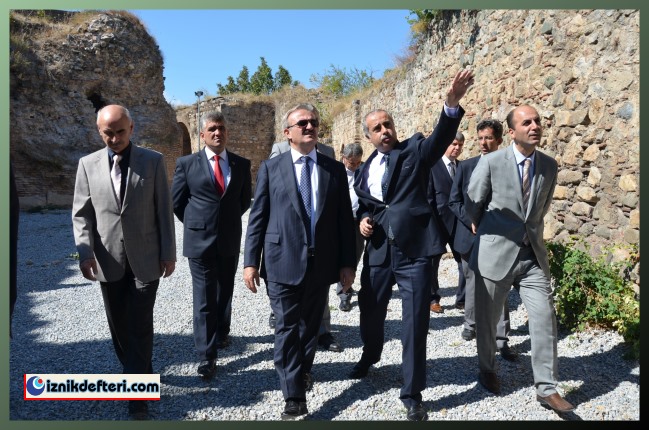 Vali Karaloğlu&#39ndan İznik Surlarına Ziyaret