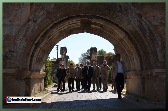 Vali Karaloğlu&#39ndan İznik Surlarına Ziyaret