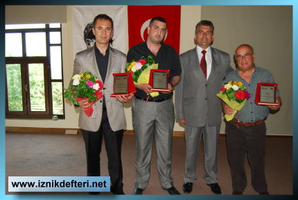 Vergi Rekortmenlerine Plaket Verildi