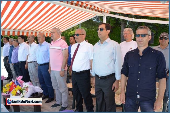 Yüzme Yarışlarında Uluslar Arası Heyecan