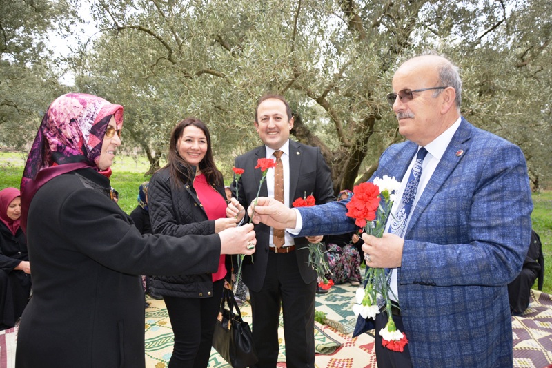 Zeytin bahçesinde “Dünya Emekçi Kadınlar Günü” kutlandı!