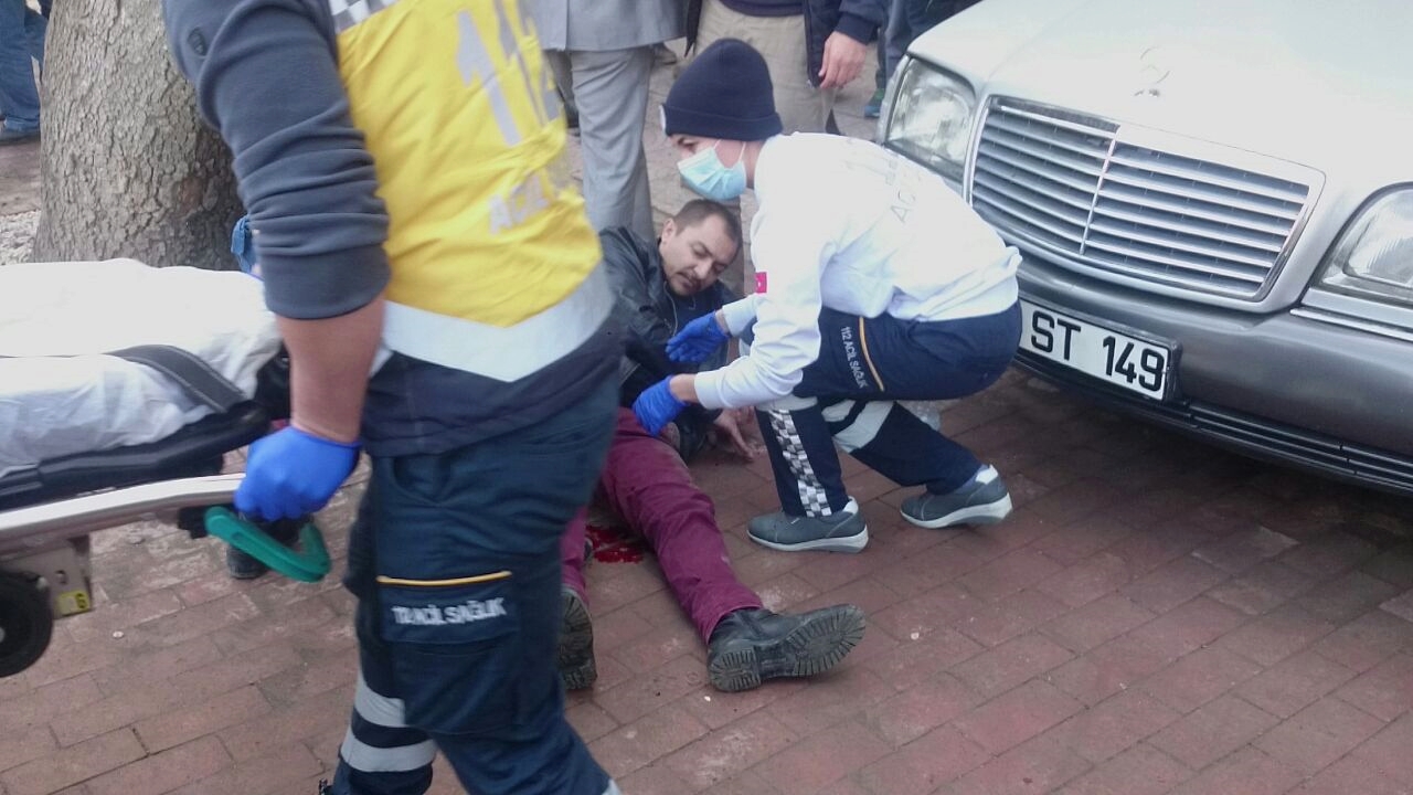 İznik’te Nidal Otel önünde silahlı çatışma!