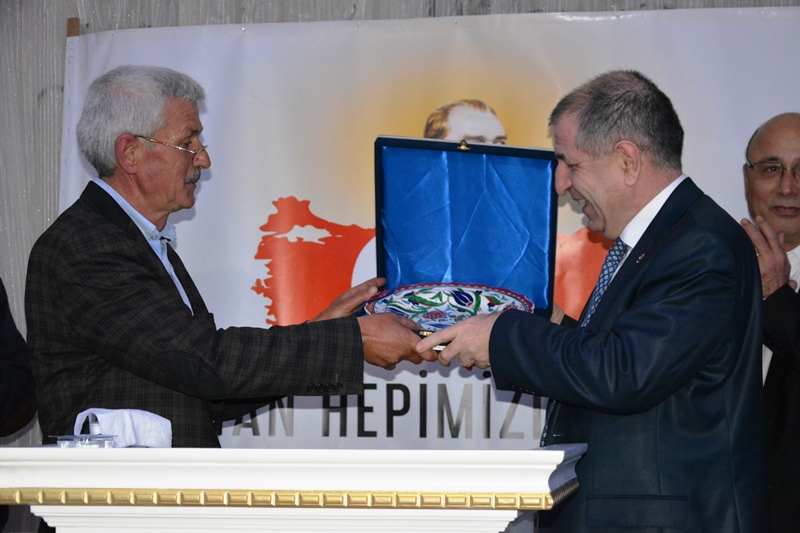 Ümit Özdağ: “Başbakan Binali Yıldırım’ın hayır vereceğinden kesin eminim”