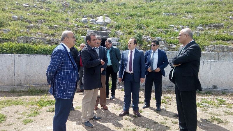 Ayasoyfa her dine açık bir mekan