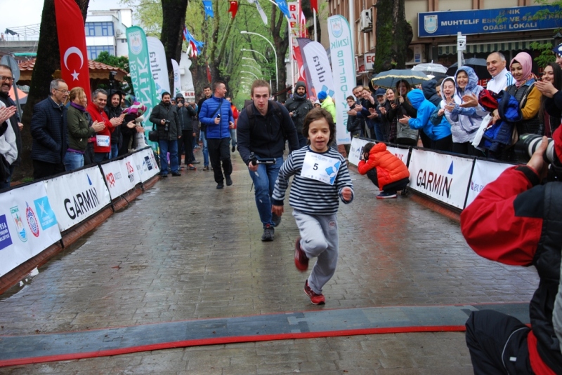 İznik Ultra Maratonuna katılım yoğun oldu