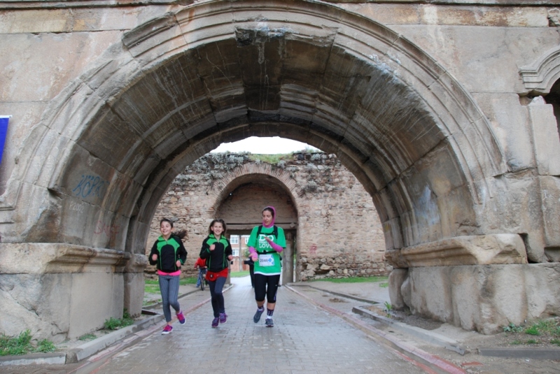 İznik Ultra Maratonuna katılım yoğun oldu