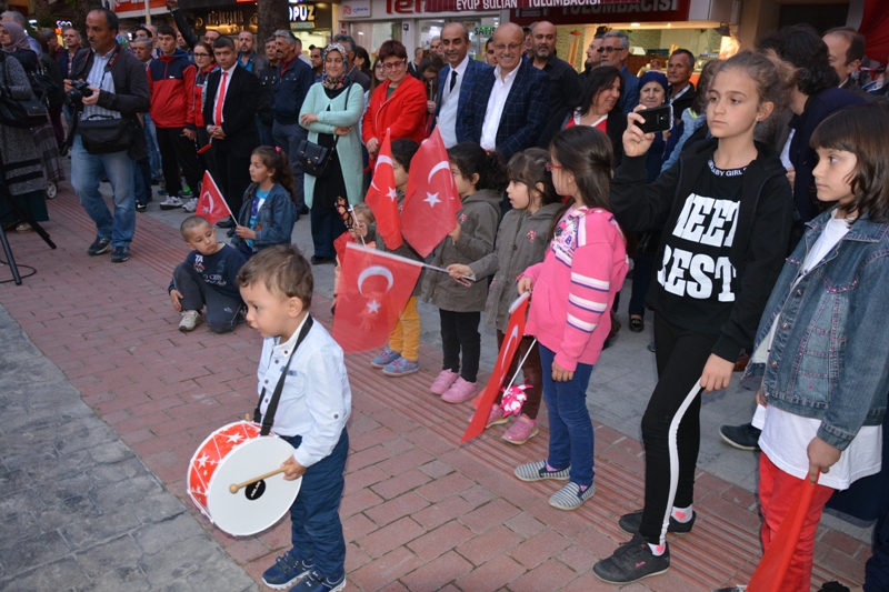19 Mayıs Kutlamaları Mehteran Eşliğinde Yapıldı