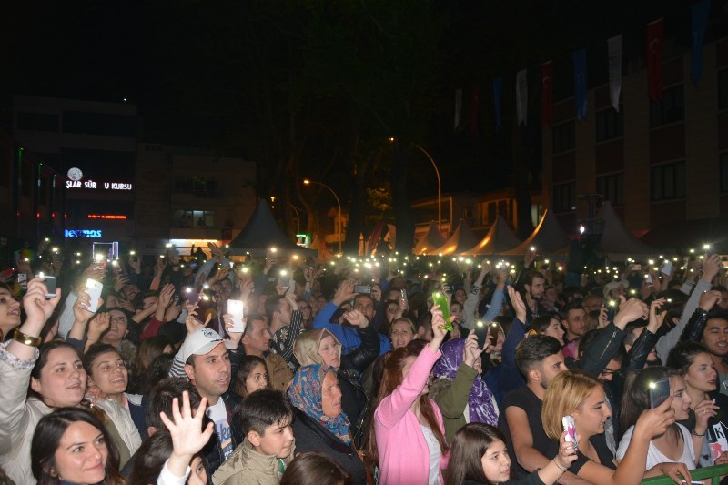 İznik Kültür Sanat ve Çini Festivali’nde Berkay Coşkusu
