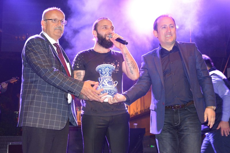 İznik Kültür Sanat ve Çini Festivali’nde Berkay Coşkusu