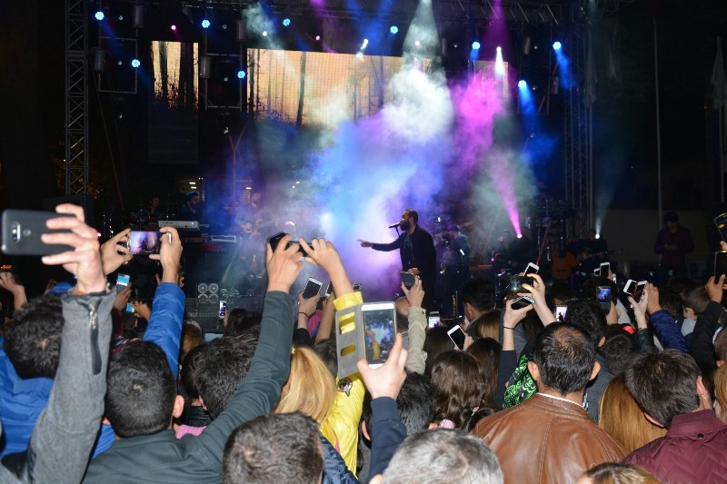 İznik Kültür Sanat ve Çini Festivali’nde Berkay Coşkusu