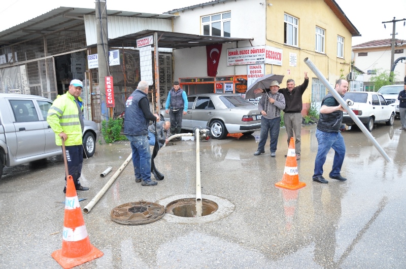 Sağanak yağmur İznikli esnafı mağdur etti