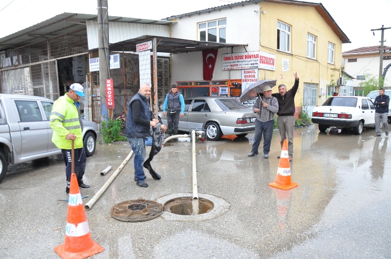Sağanak yağmur İznikli esnafı mağdur etti