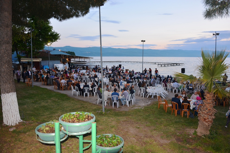Şehit aileleri ve gaziler iftar yemeğinde bir araya geldi