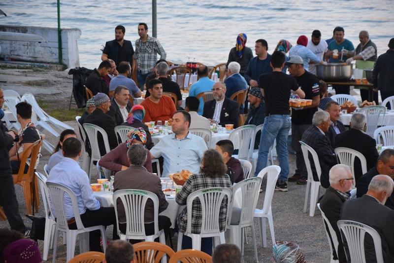 Şehit aileleri ve gaziler iftar yemeğinde bir araya geldi