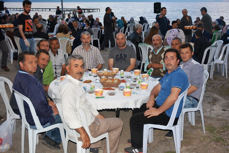 Şehit aileleri ve gaziler iftar yemeğinde bir araya geldi