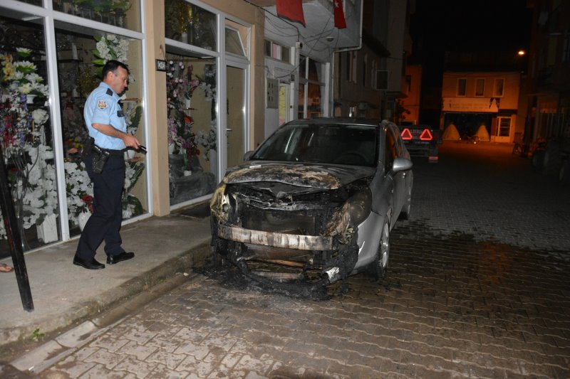 Ard arda gelen  araç yangınları dikkat çekiyor