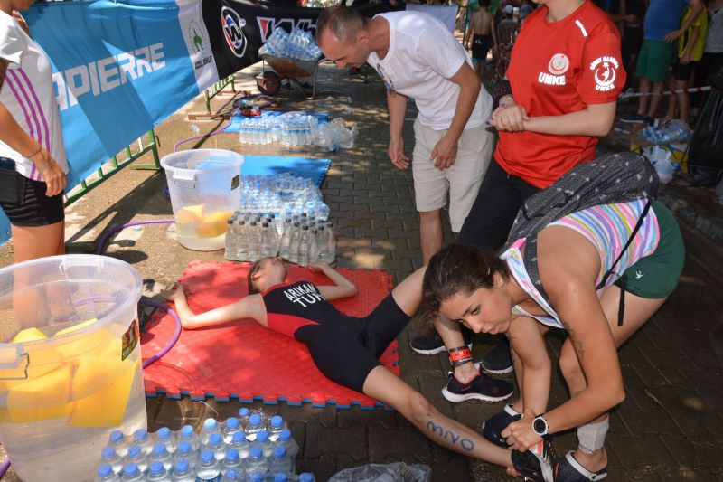 5.İznik Triatlonu 37 Derece Sıcakta Tamamlandı