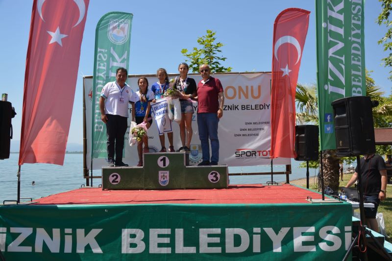 5.İznik Triatlonu 37 Derece Sıcakta Tamamlandı