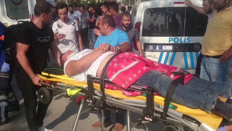Sahil Yolundaki Trafik Kazasında 2 Kişi Yaralandı