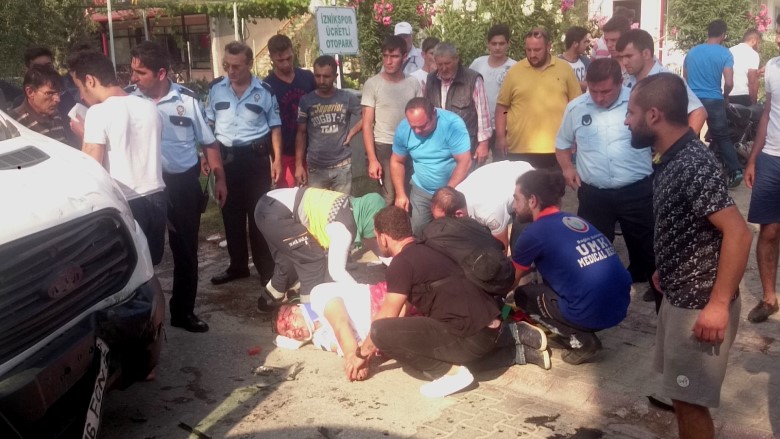 Sahil Yolundaki Trafik Kazasında 2 Kişi Yaralandı