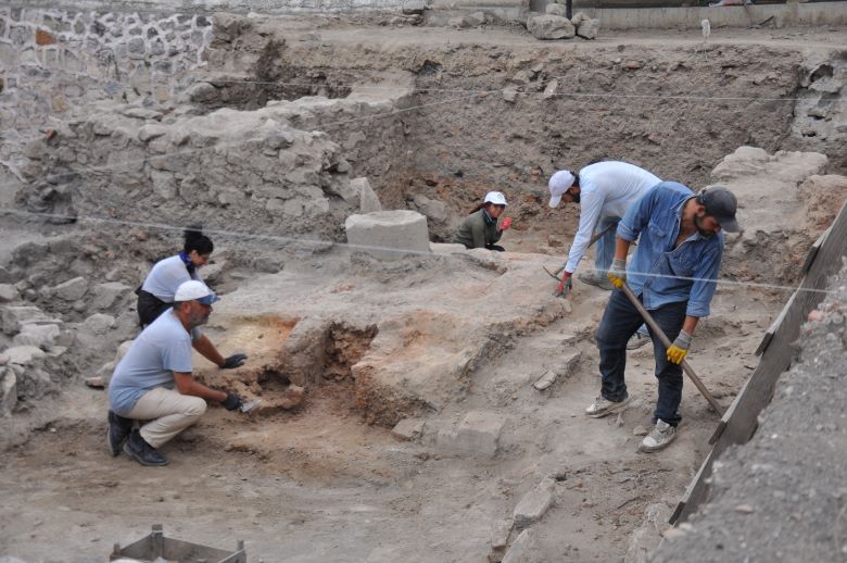 Kazılarda İki Yeni Fırın Keşfedildi