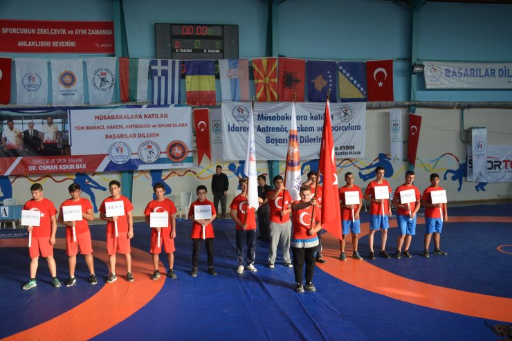 Balkan Güreş Şampiyonası İznik’te Başladı