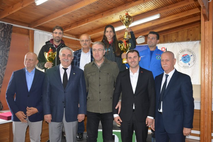 İznik Gölü’nde Yapılan Kano Yarışları Yağmura Takıldı