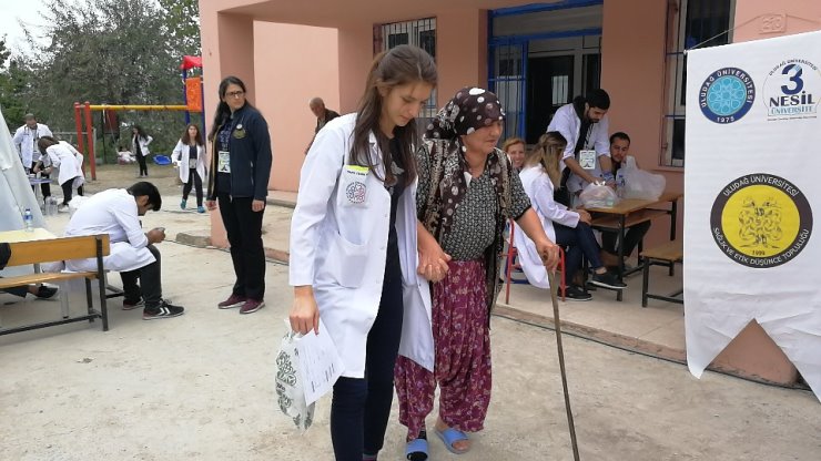 Tıp Öğrencileri Müşküle’de Sağlık Dağıttı