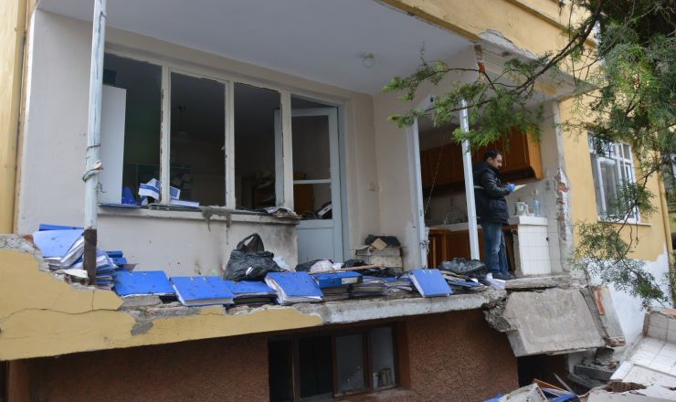 Gaz Sıkışması İle Meydana Gelen Patlamada Bir Kişi Yaralandı