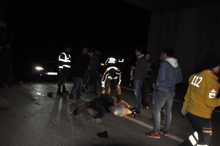 Damperi Açık Unutulan Kamyon Kaza Yaptı