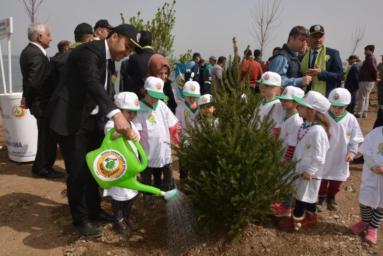 Fidanlar Afrin Şehitleri İçin Dikildi