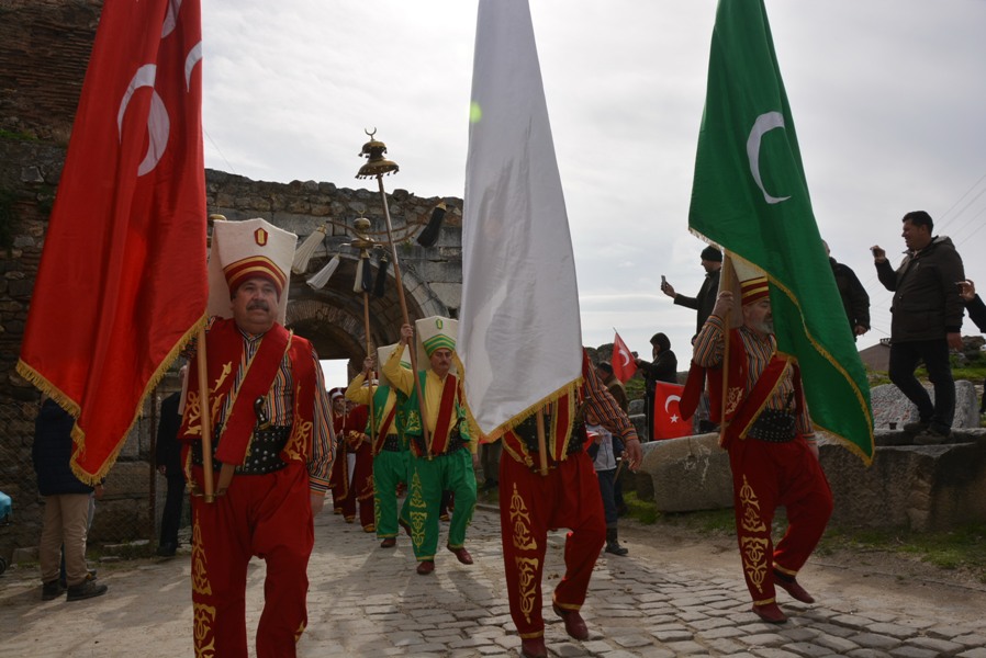 Fetih Şöleni Kale Kapısında Okunan Sela İle Başladı