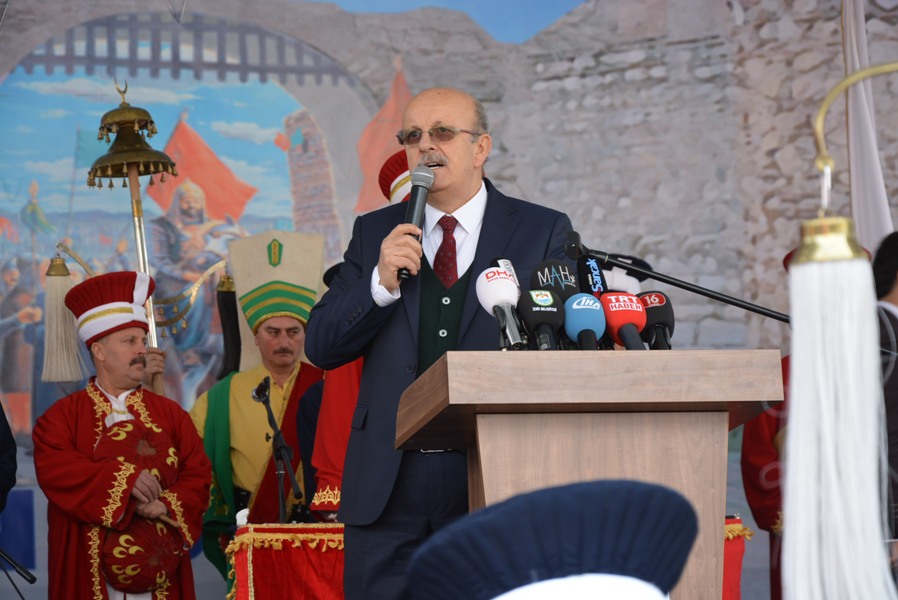 Fetih Şöleni Kale Kapısında Okunan Sela İle Başladı