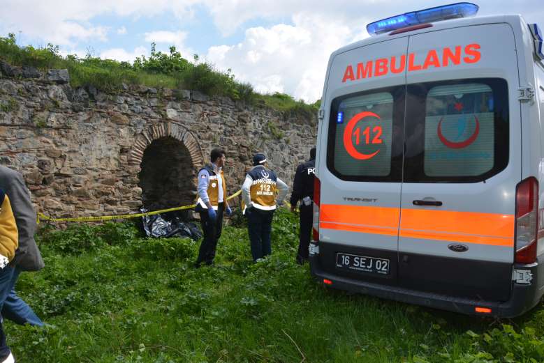 Cesedi İznik Surlarında Bulundu