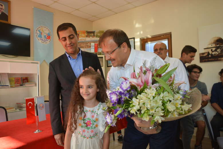 Hakan Çavuşoğlu,” Türkiye Şaha Kalkacak”