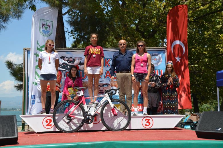 İznik’te Triatlon Heyecanı Sona Erdi