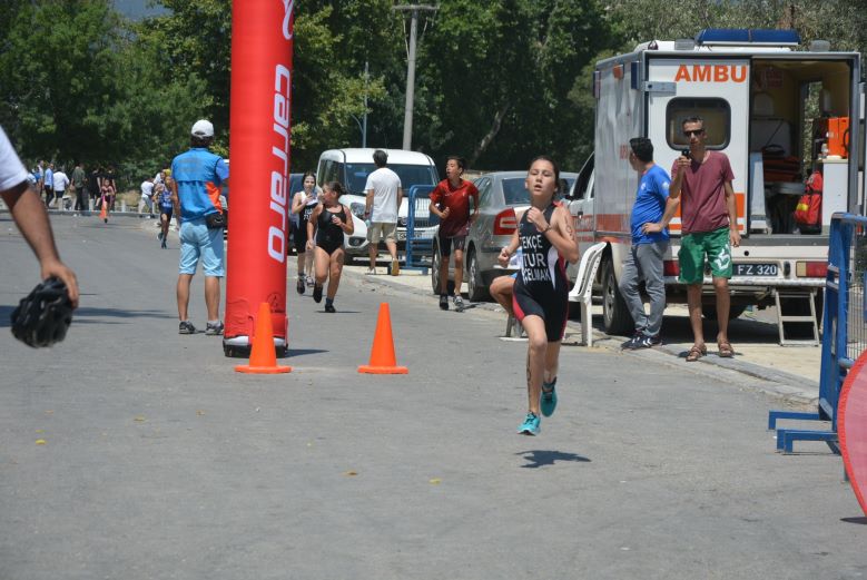İznik’te Triatlon Heyecanı Sona Erdi