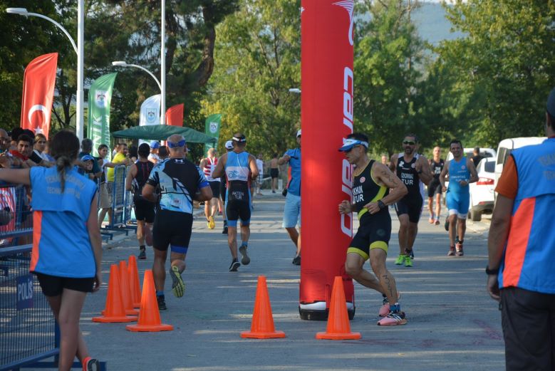 İznik’te Triatlon Heyecanı Sona Erdi