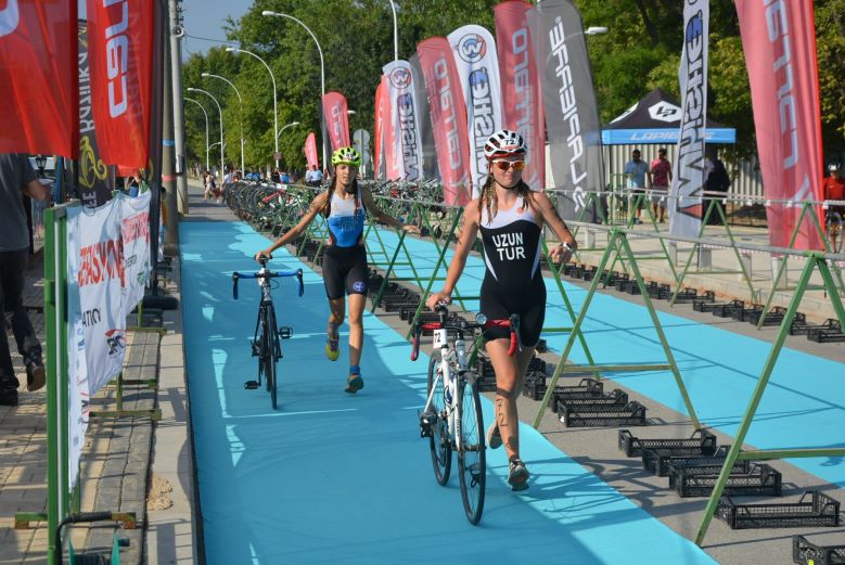İznik’te Triatlon Heyecanı Sona Erdi