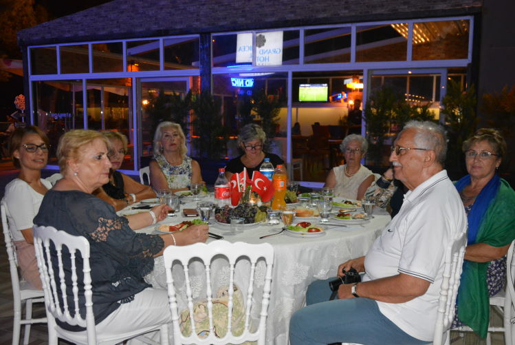 İznik ADD, Yeni Yerine Taşınırken Dayanışma Yemeğinde Bir Araya geldi