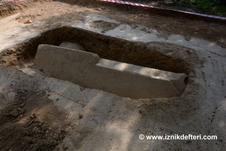 Çıkan Lahit Nikaia’nın Mezarı Olabilir mi ? İlk Resmi Açıklamalar