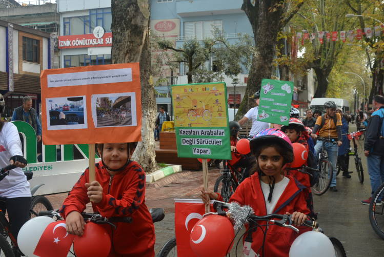“Trafikte Bilinçliyim, Yollarda Güvenliyim”