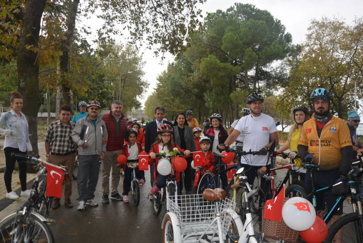 “Trafikte Bilinçliyim, Yollarda Güvenliyim”