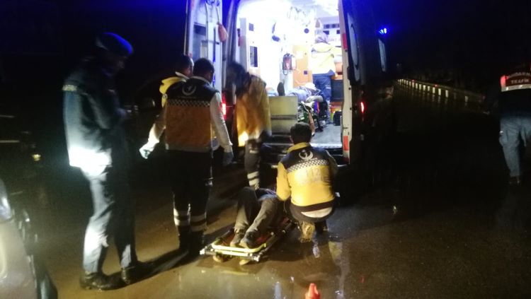 Jandarma Islanmasınlar Diye Başlarında Şemşiye İle Bekledi