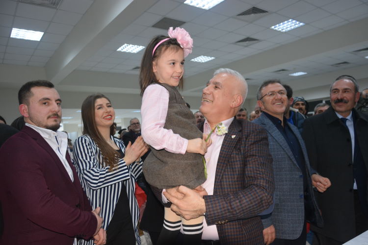 İznik Millet İttifakı Aday Tanıtım Toplantısında Bozbey Rüzgarı Esti