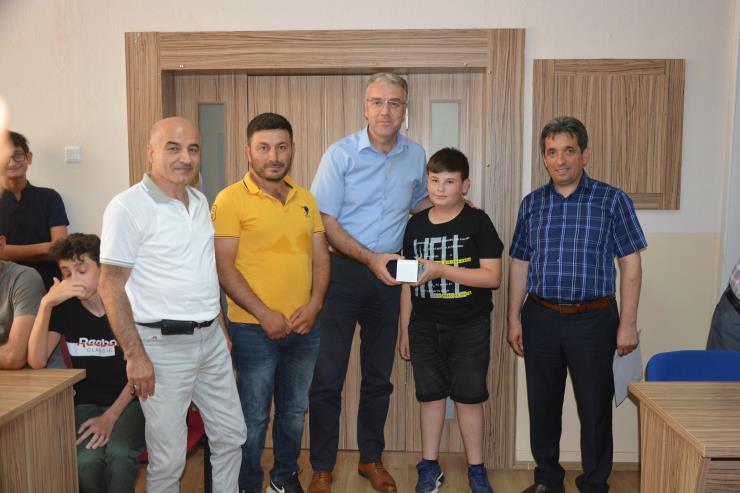 Başarılı Öğrenciler Ödüllendirildi