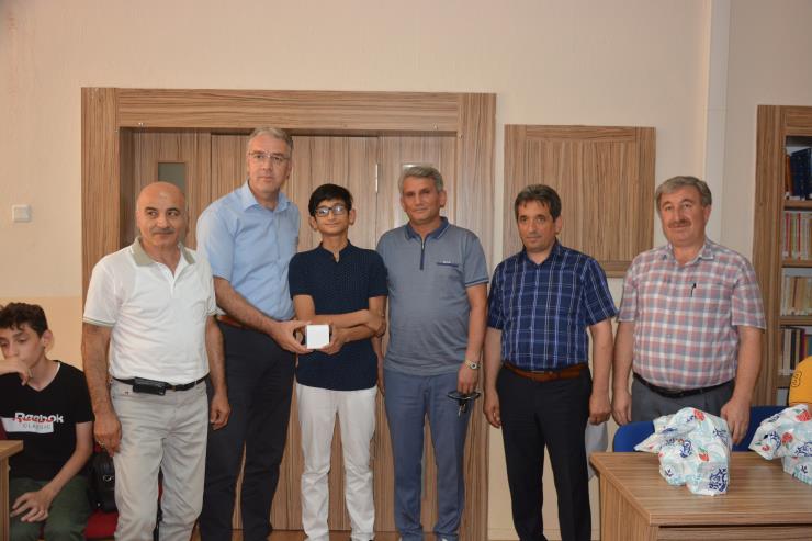 Başarılı Öğrenciler Ödüllendirildi