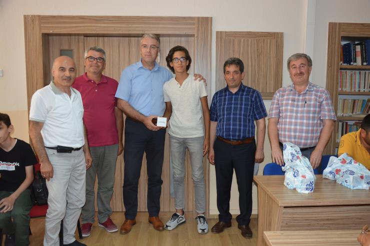 Başarılı Öğrenciler Ödüllendirildi