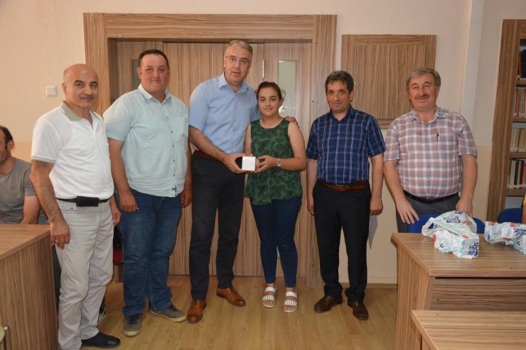 Başarılı Öğrenciler Ödüllendirildi